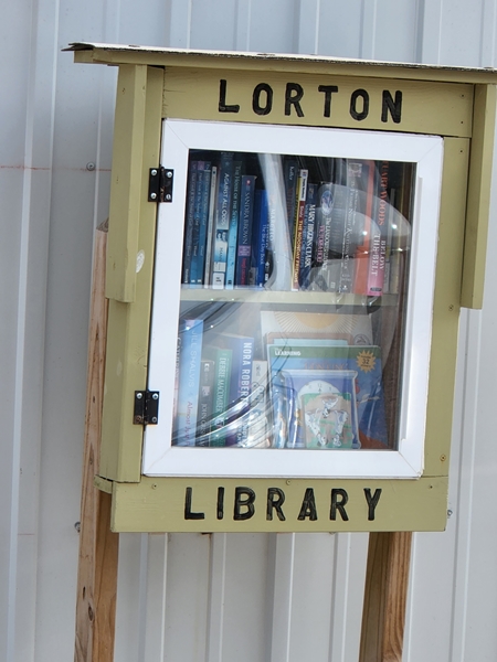Lorton Library 450