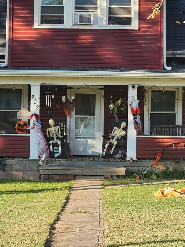 Red House 600