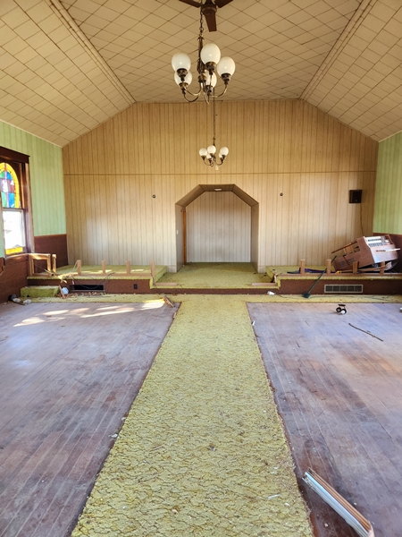 Hopewell Church inside 450
